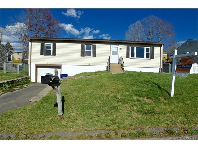 46 Greenview Dr, Waterbury, CT 06708 - photo 1