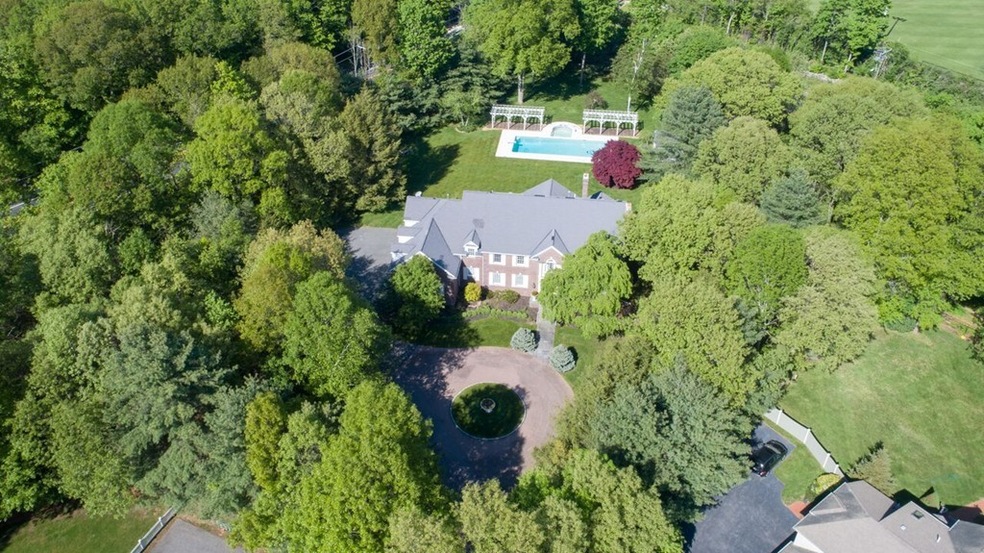 387 Wellesley St, Weston, MA 02493 - photo 1