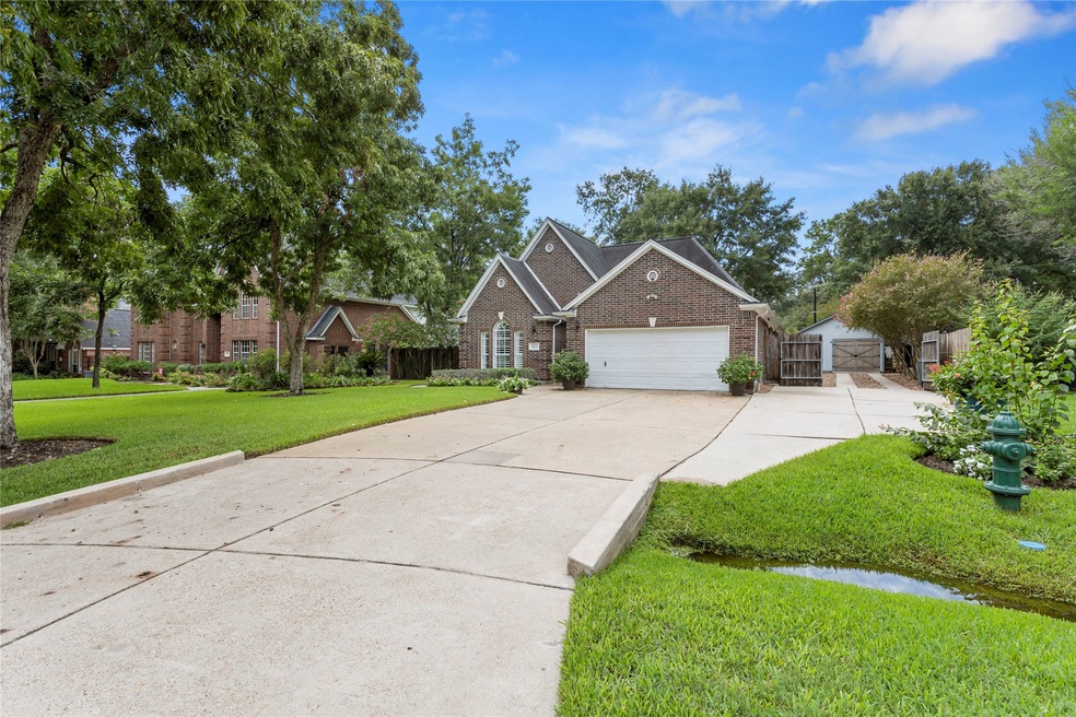 12115 Long Oak Ct, Houston, TX 77070 - photo 1