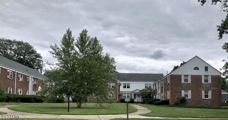 131 River Dr unit B, Elmwood Park, NJ 07407 - photo 1