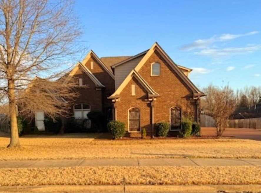 View of front property