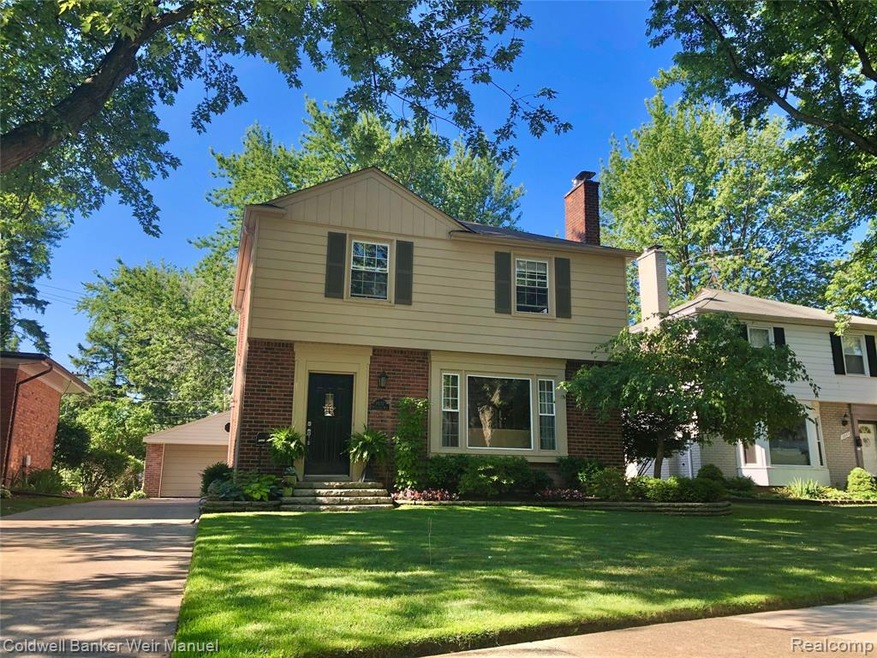 1037 W. Selfridge Front Exterior