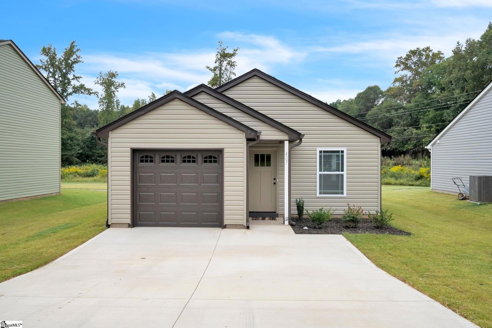 407 Waters Rd, Inman, SC 29349 - photo 1