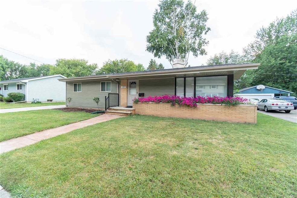 1717 S Telulah Ave, Appleton, WI 54915 - photo 1