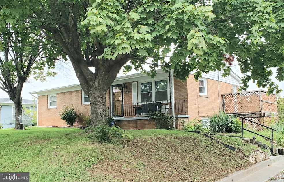 1606 Scranton Ave, Front Royal, VA 22630 - photo 1