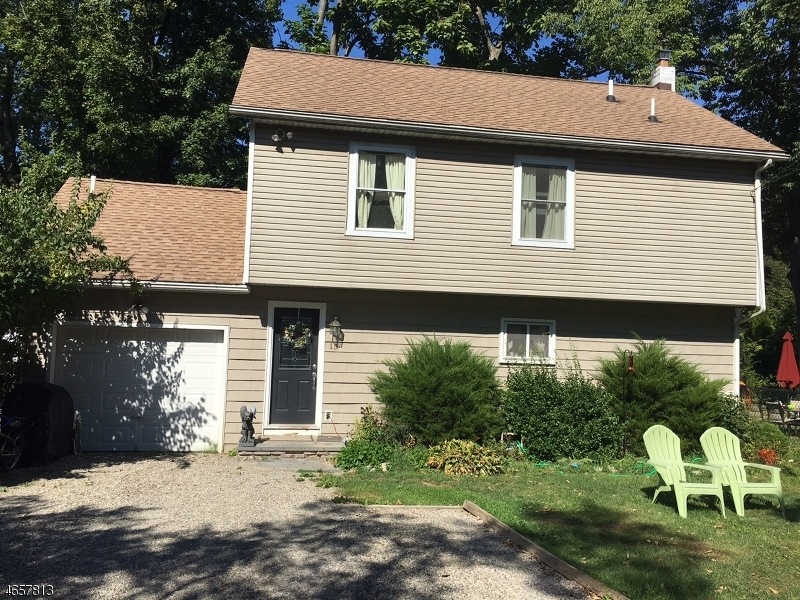 15 Walnut Dr, Belvidere, NJ 07823 - photo 1