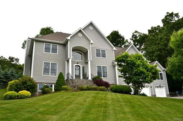 13 Farmor Ln, Carmel, NY 10512 - photo 1