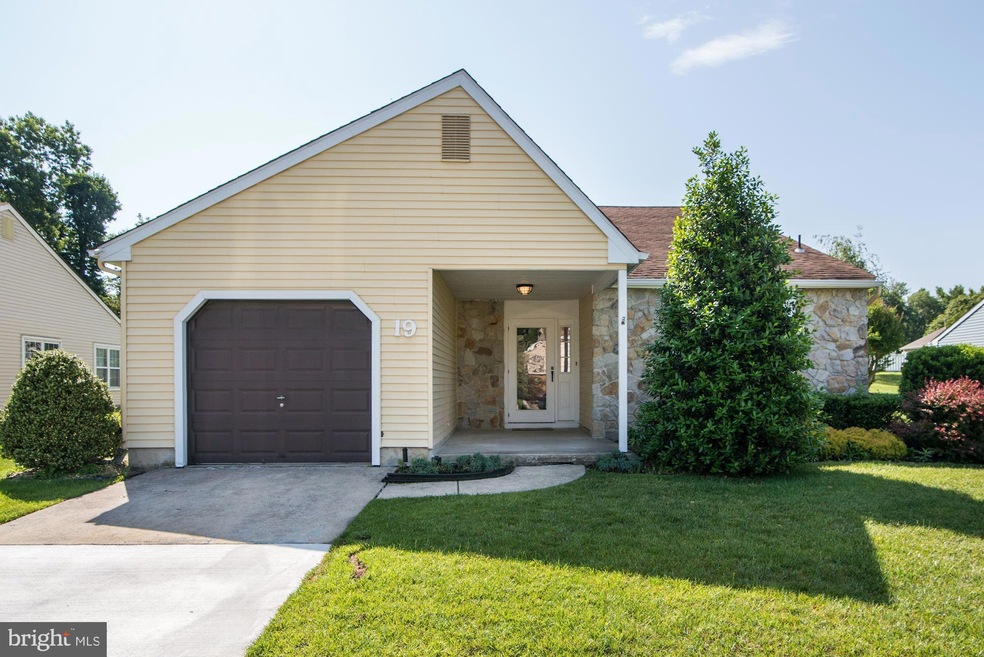 19 Niland Ln, Woodbury, NJ 08096 - photo 1