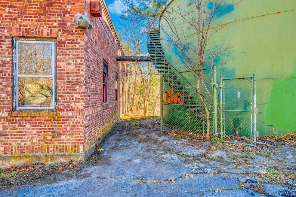 37 E Market St, Hyde Park, NY 12538 - photo 1