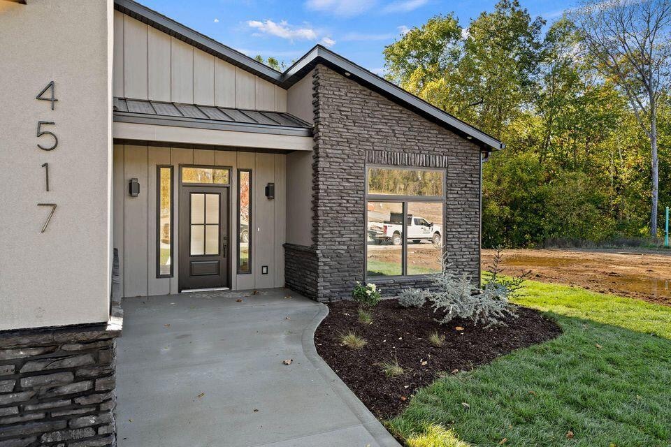 For Sale $469,900 • Co-Listing Agent