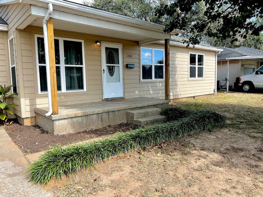1202 Mark St, Shawnee, OK 74801 - photo 1