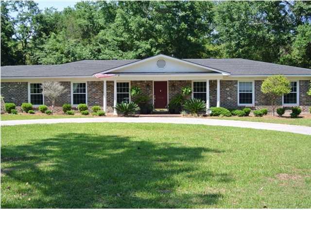Beautifully landscaped home in Yester Oaks