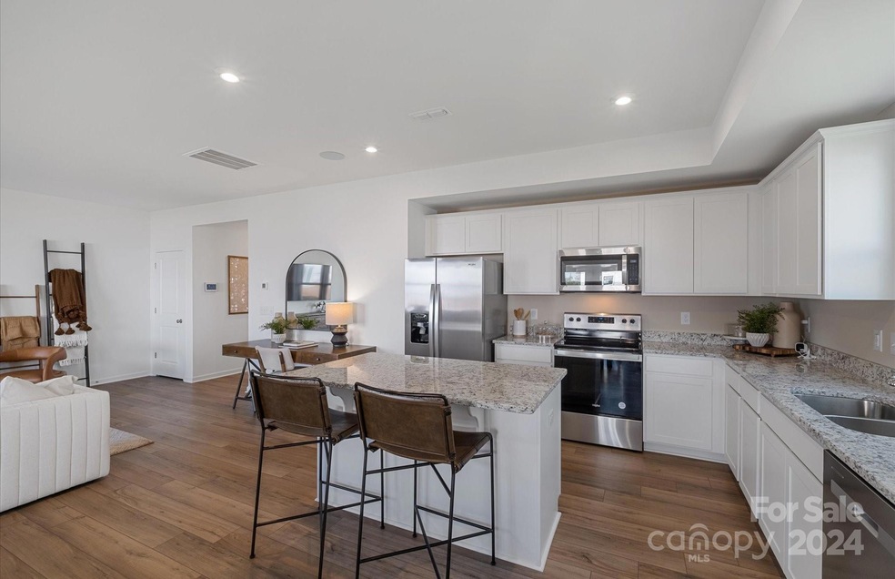 DIGITAL IMAGE SIMILAR