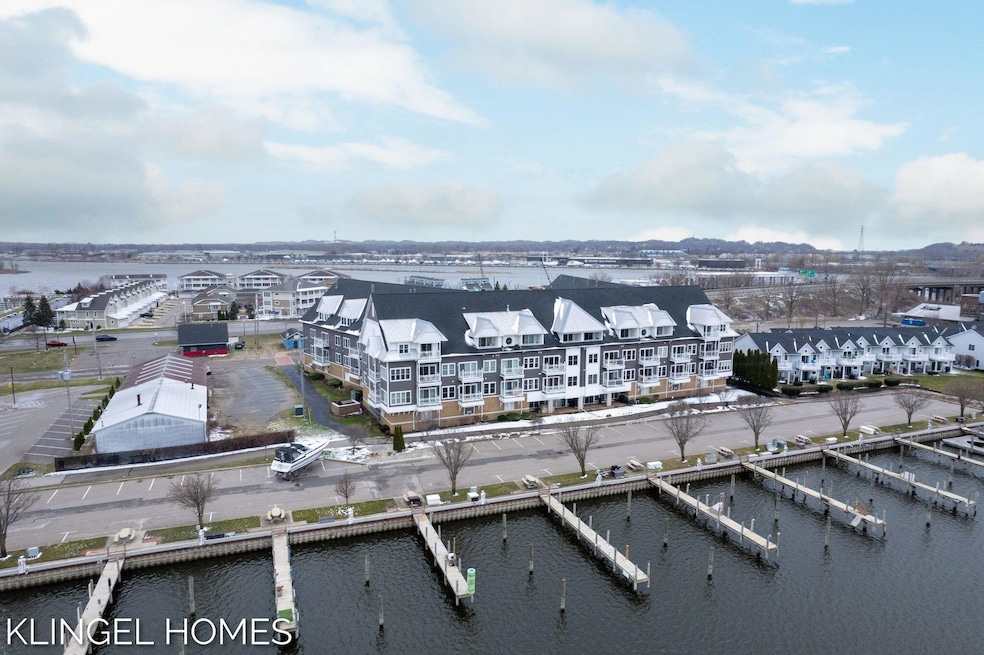 4-web-or-mls-917-w-savidge-st-3