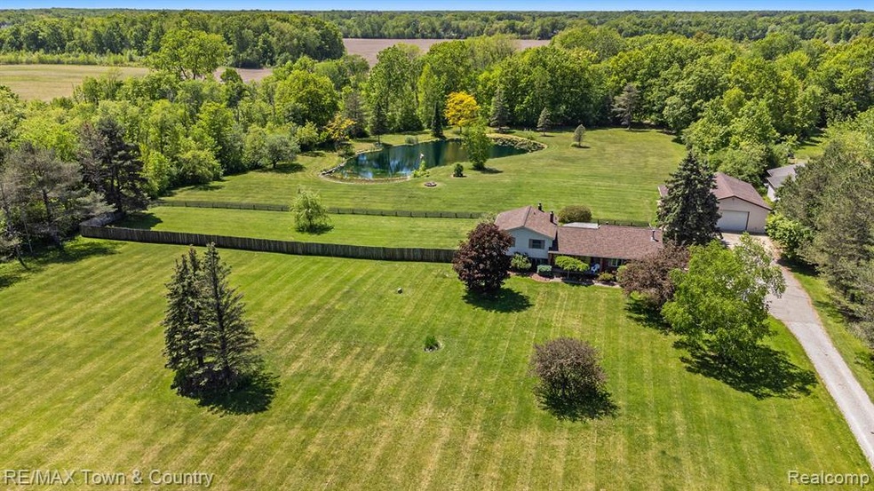 8187 N Elms Rd, Flushing, MI 48433 - photo 1