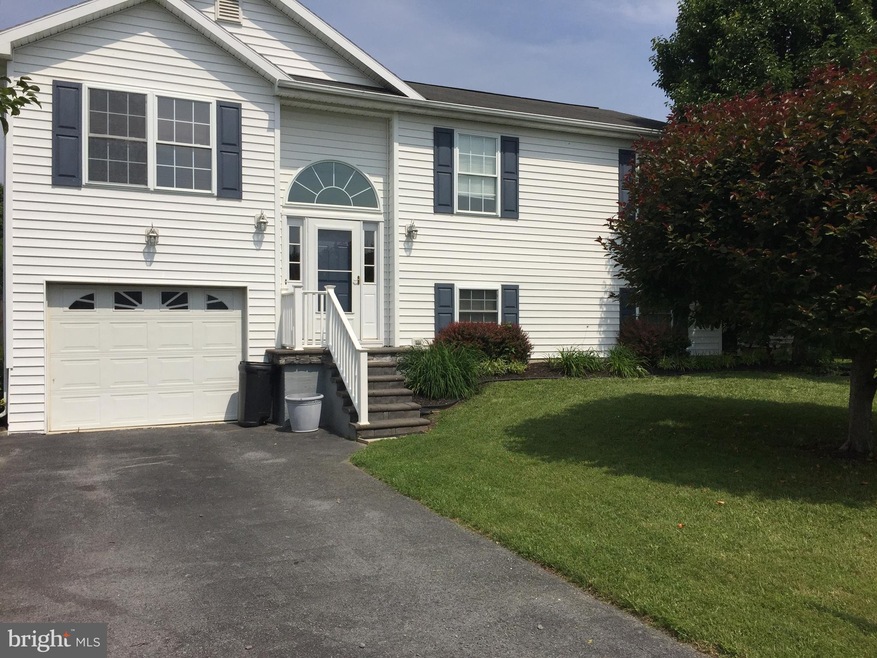 304 Universe Dr, Martinsburg, WV 25404 - photo 1