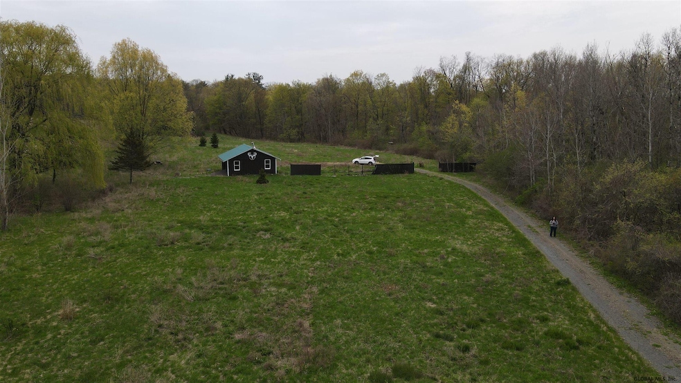 492 Knickerbocker Rd, Schodack Landing, NY 12156 - photo 1