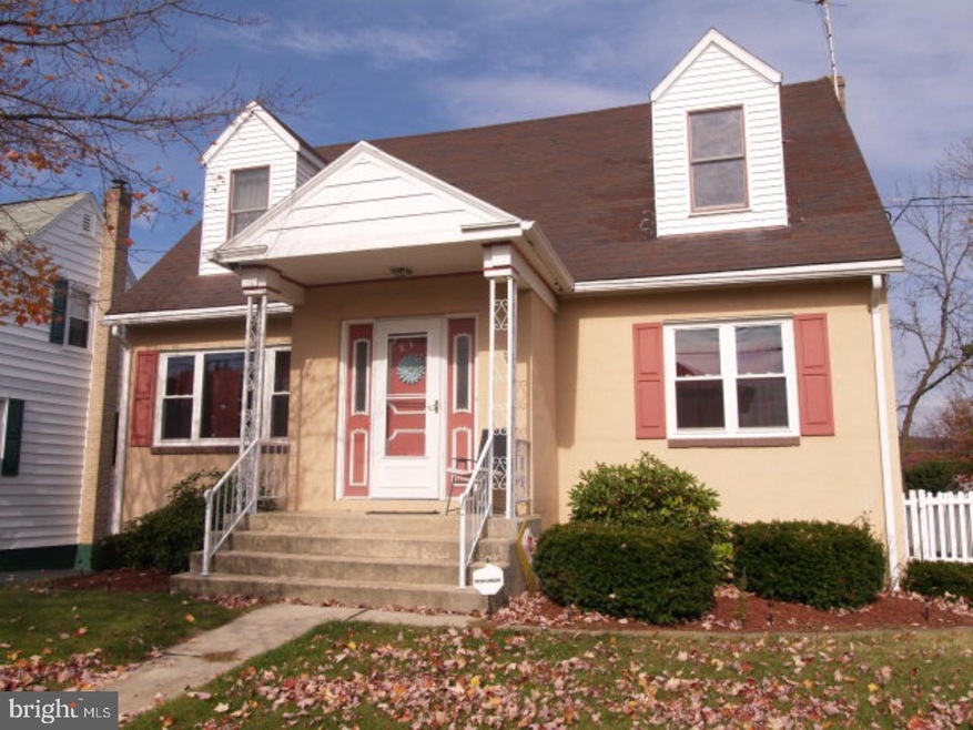 76 Lincoln Dr, Tamaqua, PA 18252 - photo 1