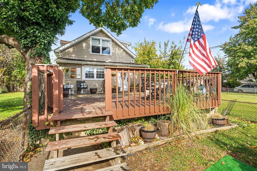 14 N Ridgeway Ave, Glenolden, PA 19036 - photo 1