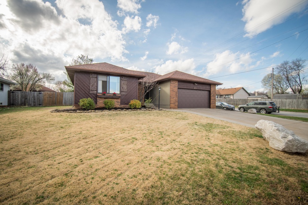 315 Hillcrest Ave, Nixa, MO 65714 - photo 1