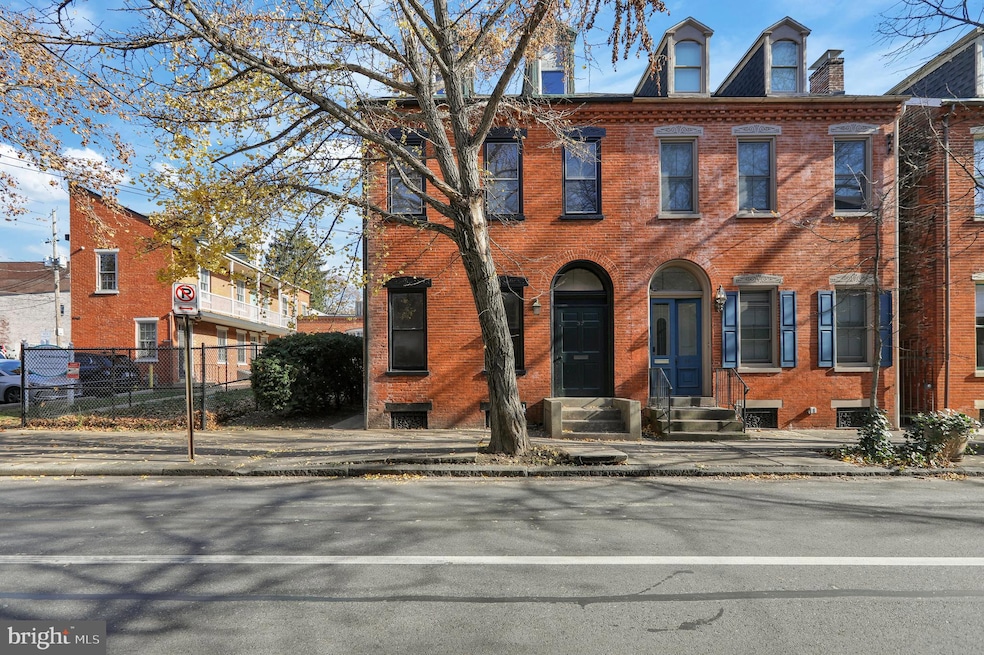 37 S Lime St unit 2, Lancaster, PA 17602 - photo 1