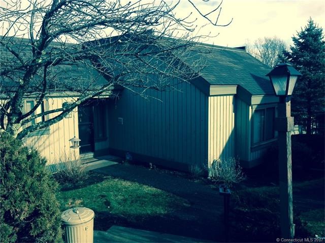 31B Heritage Cir unit 31B, Southbury, CT 06488 - photo 1