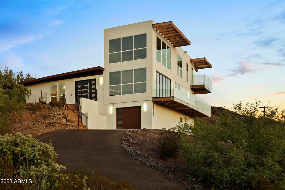 9901 N 16th Place W, Phoenix, AZ 85020 - photo 1