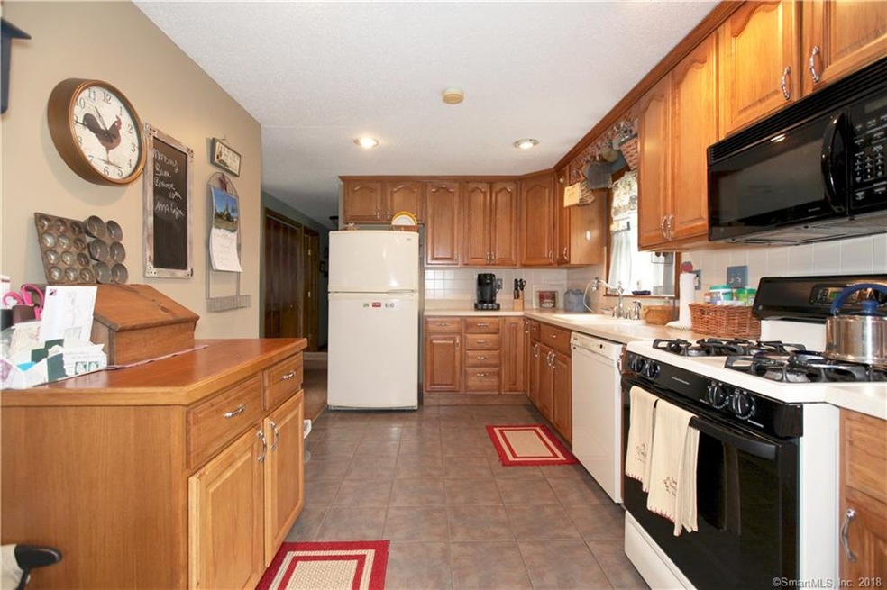 17 Juniper Rd, Windsor, CT 06095 - photo 1