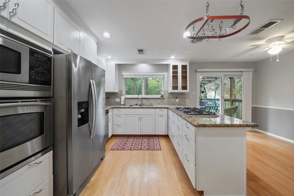 32 S Brook Pebble Ct, Spring, TX 77380 - photo 1