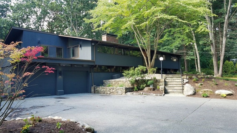 40 Gilbert Stuart Dr, East Greenwich, RI 02818 - photo 1