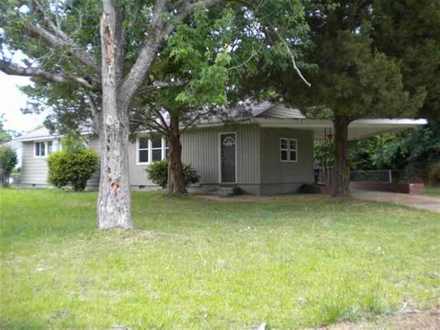 700 Elm St, Jacksonville, NC 28540 - photo 1