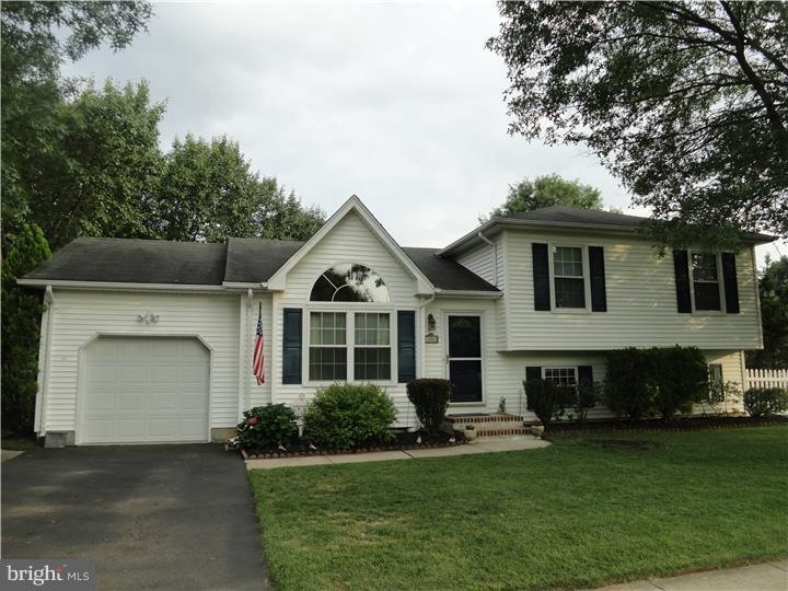 8 Hixon Dr, Burlington, NJ 08016 - photo 1