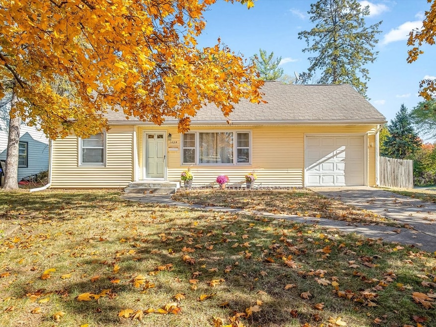 1024 21st St, Rockford, IL 61108 - photo 1