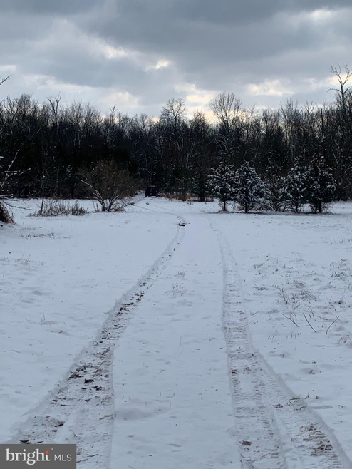 4045 E Campbell Rd, Pennsburg, PA 18073 - photo 1