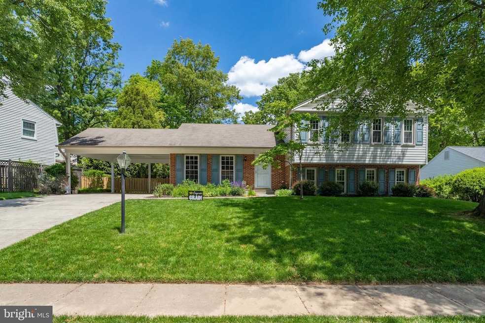 10814 Stanhope Place, Fairfax, VA 22032 - photo 1