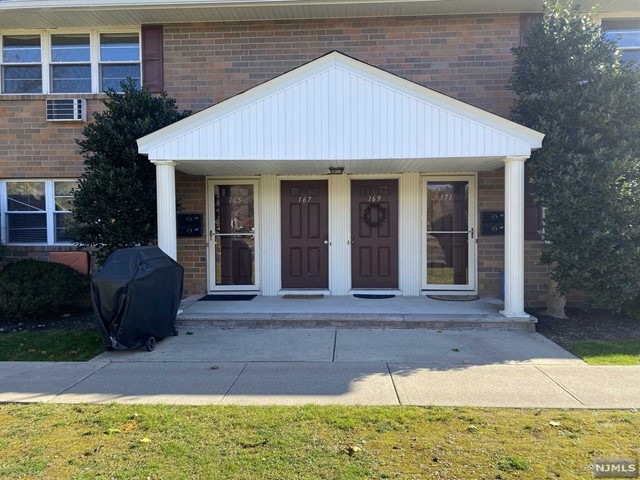 169 N Maple Ave, Park Ridge, NJ 07656 - photo 1