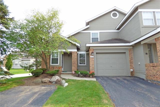 Wonderful Corner Unit Condo