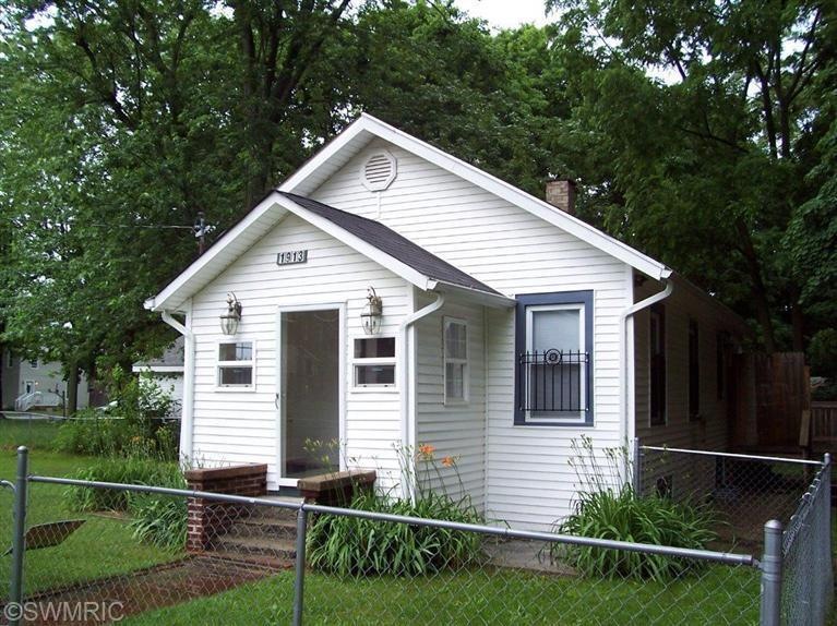 1913 Center St, Kalamazoo, MI 49048 - photo 1