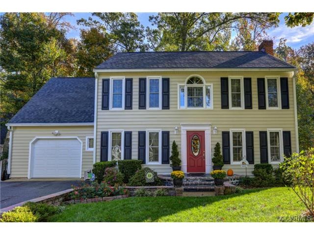 WOODLAKE GEM NEW TO THE MARKET!