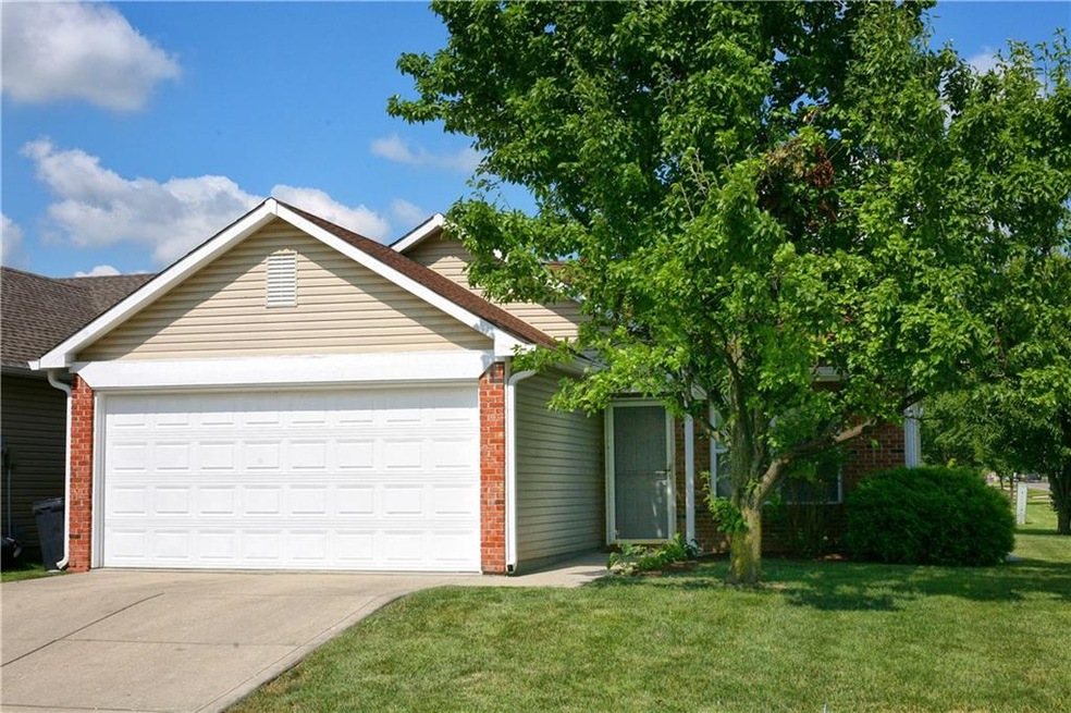 995 Ebony Cir, Franklin, IN 46131 - photo 1