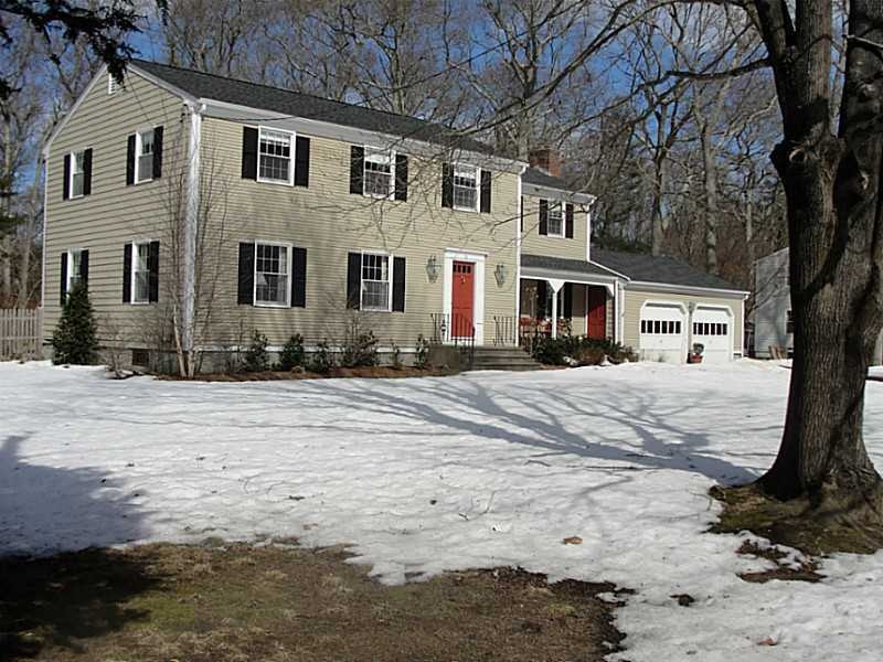 16 Oak Manor Dr, Barrington, RI 02806 - photo 1