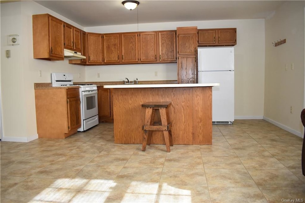 51 Trenton Rd, Fishkill, NY 12524 - photo 1