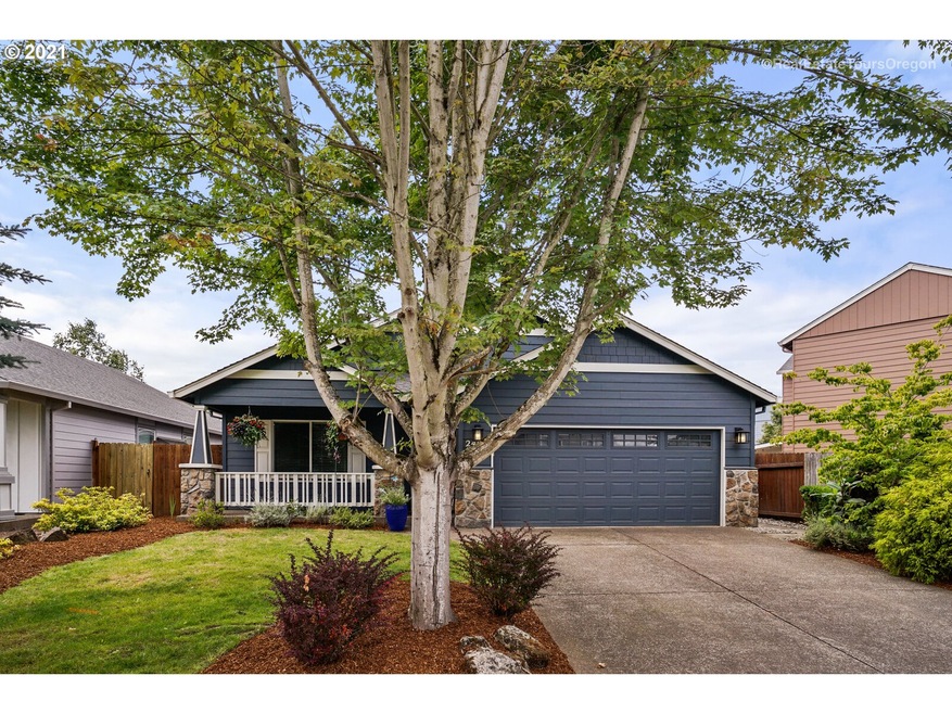 2454 Dorsey Dr, Hubbard, OR 97032 - photo 1