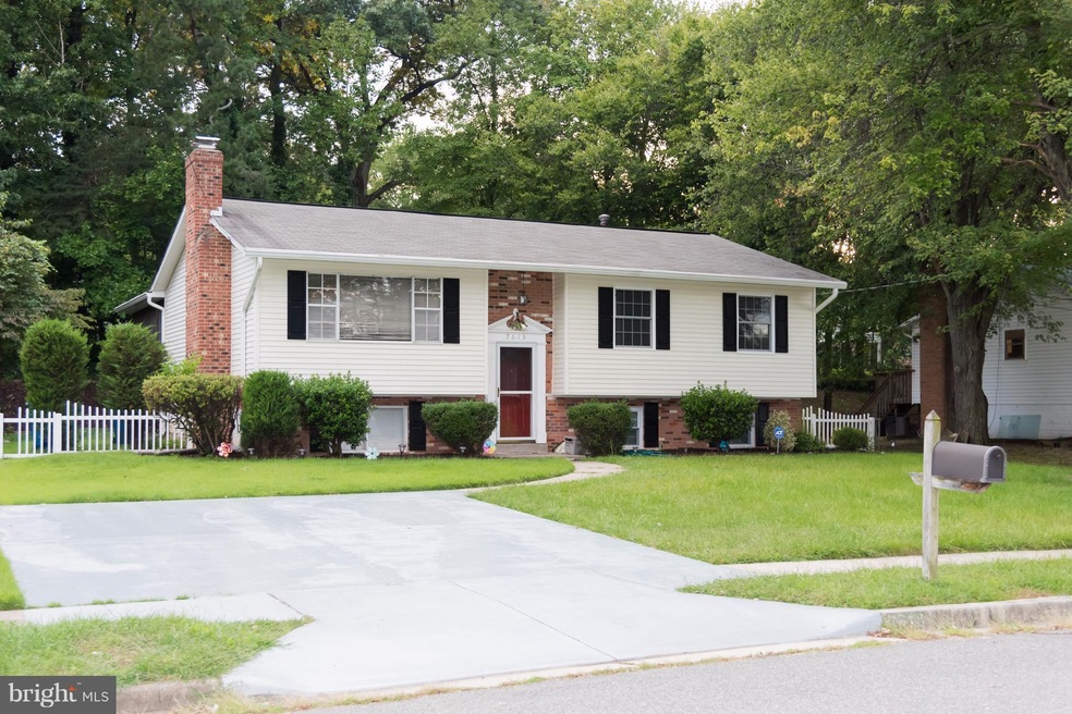 7613 Devries Dr, Lorton, VA 22079 - photo 1