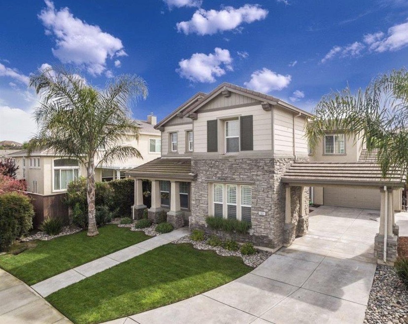 1931 W J St, Oakdale, CA 95361 - photo 1