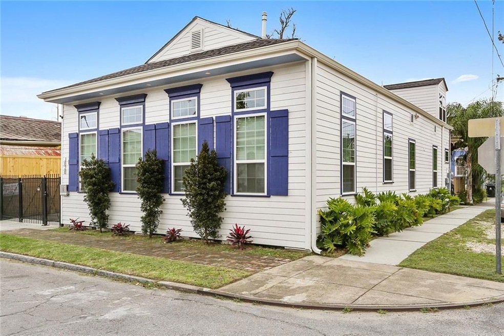Exterior Front/ corner lot