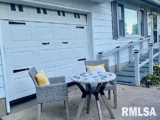 1316 Richland Ave, Lincoln, IL 62656 - photo 1