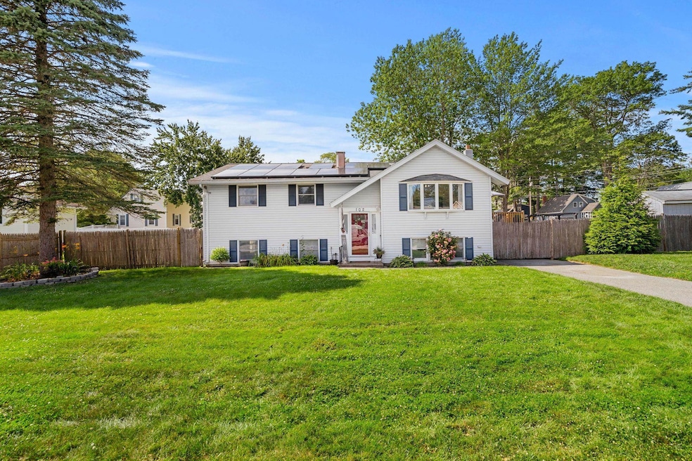 102 Dalton St, Nashua, NH 03063 - photo 1