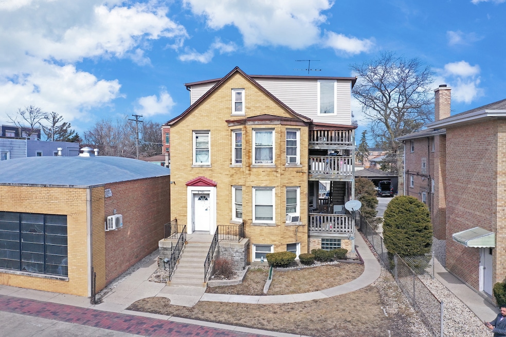 For Sale $679,900 • Co-Listing Agent