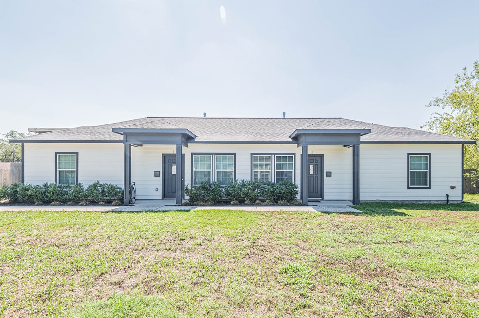 8115 Autumn Ln unit 2, Houston, TX 77016 - photo 1